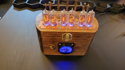 Retro IN-14 Steampunk Nixie Clock. RGB Multi Color Lights All Tubes - Picture 4 of 7