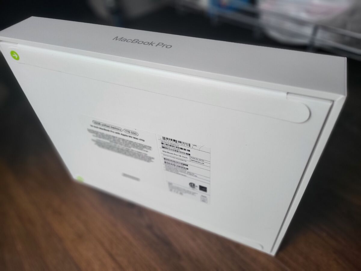 Apple MacBook Pro 14 Apple MacBook Pro 14