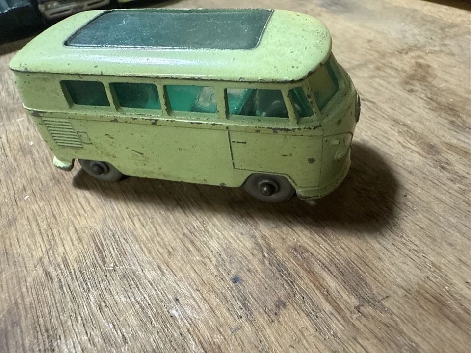 Lote de trabajo vintage x 2 Matchbox Lesney VW Minibuses/Campers Caravette No. 34 #105 Foto 2 de 4