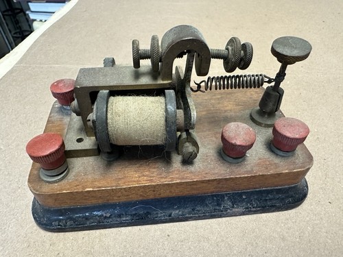 Antique Vintage Telegraph J H Bunnell 150 Ohm on Oak Cast Iron Base #20 - Imagen 2 de 10