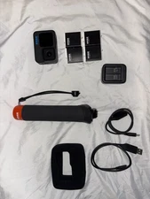 GO PRO HERO 11 4 BATTERIES AND TRIPOD