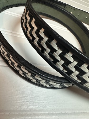 Vintage J Crew Gürtel schwarz und weiß geflochtenes Leder geometrisch Medium - Bild 2 von 11