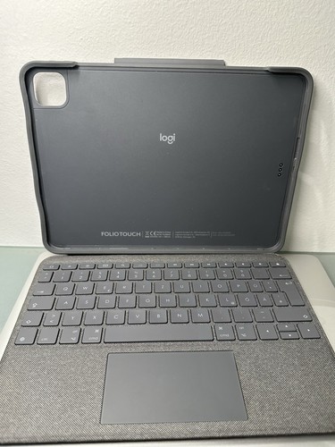 Logitech Combo Touch Custodia con Tastiera per 11" Apple iPad Pro 1a/2a/3a Gen. - 第 6/10 張圖片