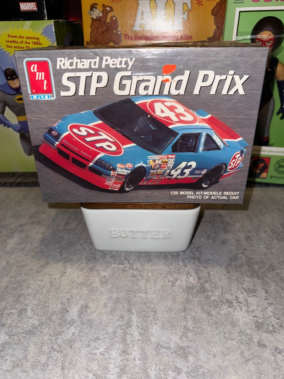 AMT Richard Petty STP Grand Prix NASCAR Model Kit 1/25 Scale Pontiac 43
