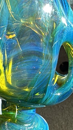 Vintage STUNNING Signed 1975 Blue Yellow Iridescent 9.75” Art Glass Vase - Picture 19 of 24