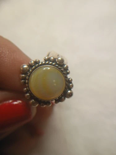 Vintage Southwest Style Sterling Silver Ring w/Yellow MOP - Size 6