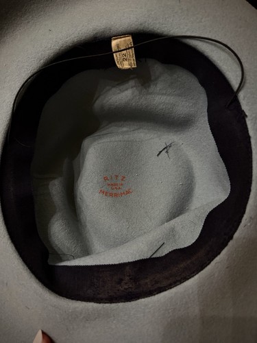 2 Women’s Vintage 1940s Black Velvet & 1970s Wide Brim Grey Wool Hats Duo - Picture 8 of 8