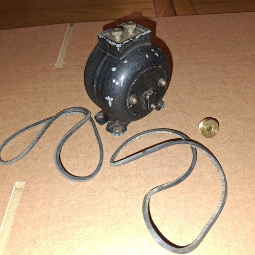 *GETESTET*MECCANO 20 VOLT ELEKTRISCHER "CRICKETBALL" MOTOR/ANTRIEBSBÄNDER & RIEMENSCHEIBE - Bild 2 von 3