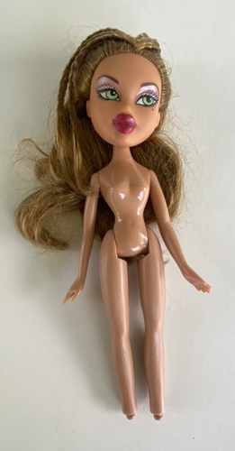 Pigiama pigiama bambola Bratz Slumber Party Yasmin 10" originale MGA 2001 senza piedi - Foto 13 di 24