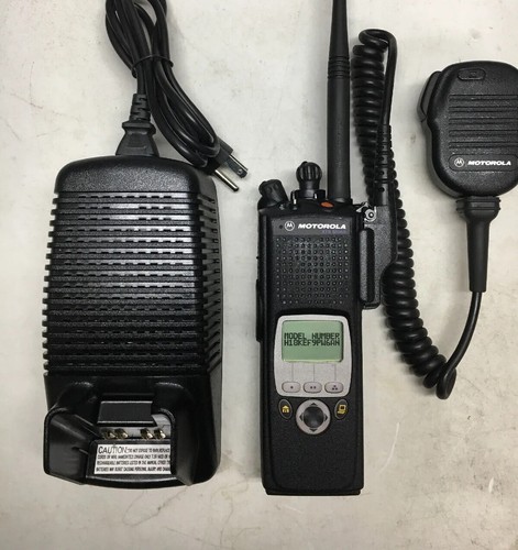 MOTOROLA XTS5000 II VHF 136-174mhz P25 DIGITAL RADIO H18KEF9PW6AN w/ Mic - Picture 1 of 12