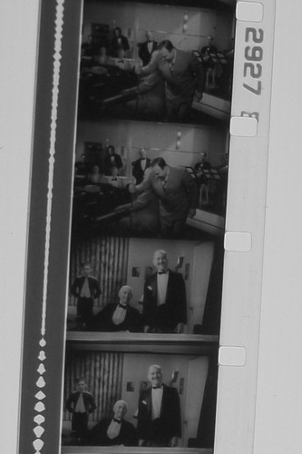 LITTLE LOUISE SONG BY OLSONT & JOHNSON ? 1930'S B&W 16MM FILM ROLLED NO REEL C3 - Imagen 2 de 5