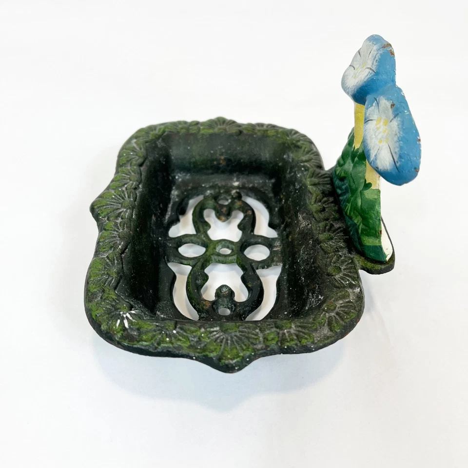 Jabonera ornamentada negra y verde de hierro fundido con patas flor/seta de colección Foto 4 de 4