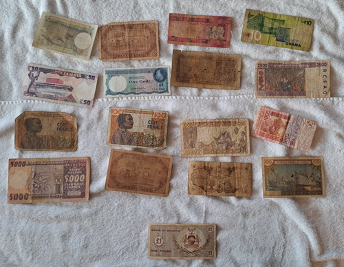 17 African banknotes; some rare, but circulated and with flaws - Picture 2 of 2