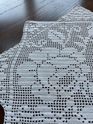 Vtg White Crochet Doily Star Shaped With Rose 18" - Picture 3 of 3