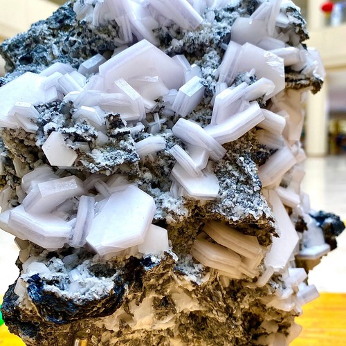 12.03 Chocolate Calcite Specimen Florescence *RAINBOW* Sandwich Biscuit - Imagen 7 de 17