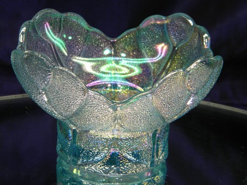 LE Smith ? Glass Candle Holder-Bpwl Iridescent Blue Leaf Shaped - Picture 7 of 7