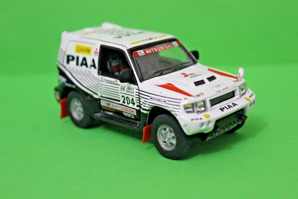 NEWRAY - MITSUBISHI PAJERO PIAA - PARIS DAKAR #204 (1998) - 1:43 - Immagine 2 di 4