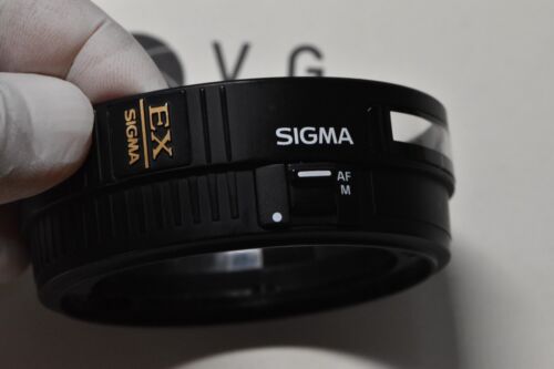 SIGMA 30MM 1.4 EX,DC,HSM FOR CANON lens External Barrel - Picture 2 of 7