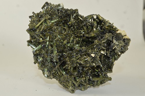 Amas de Tourmaline verte du Brésil 326g minérale de collection - Imagen 6 de 16