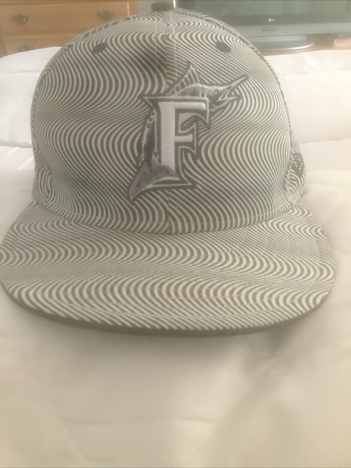 Picture 1 of 4