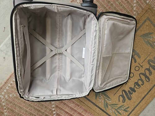 Samsonite Softside 22" Carry On Spinner Grey & Black - Picture 7 of 7