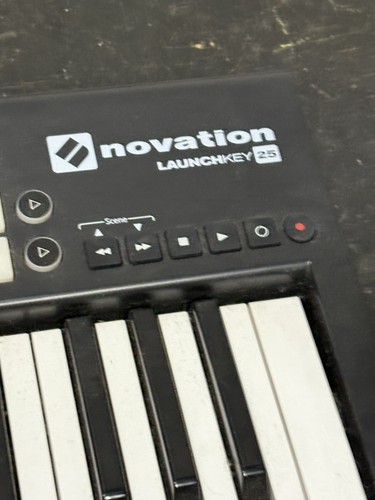 Novation Launchkey Mini Mk2 25-Key Midi Keyboard Music Controller Unit - Picture 6 of 8