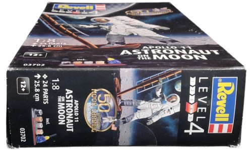 Space : Apollo 11 Astronaut on the moon model kit made by Revell in 2019 - Picture 3 of 8