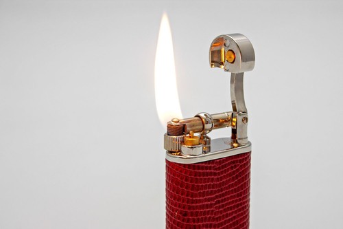 Pearl Stanley 72980-20 Feuerzeug rot Echse - Made in Japan Pfeife - Bild 3 von 3