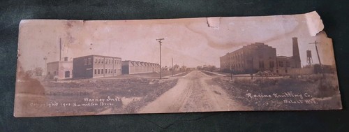 Postal rara alargada Beloit WI RPPC - Racine Knitting Works - Instrumento Warner - Imagen 1 de 4