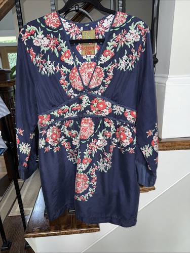 Johnny Was Womens Silk Top Sz L Floral 3/4 Sleeve Empire Waist Blue