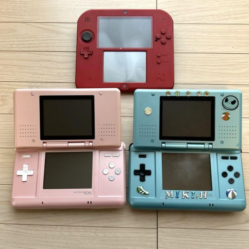 Nintendo Gameboy DS 2DS 7-teiliges Set Spielkonsole Trödel - Bild 11 von 12