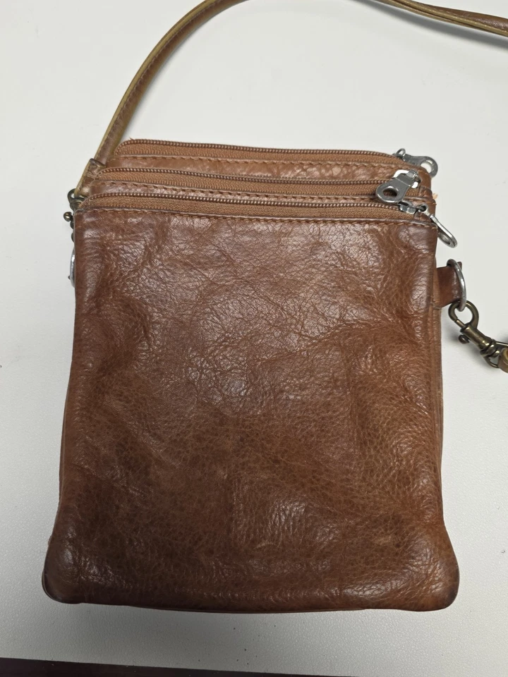 Bolso Bandolera Paul & Taylor Cuero Suave de Lujo Marrón Caramelo (Se Adapta a Teléfono) Foto 4 de 4