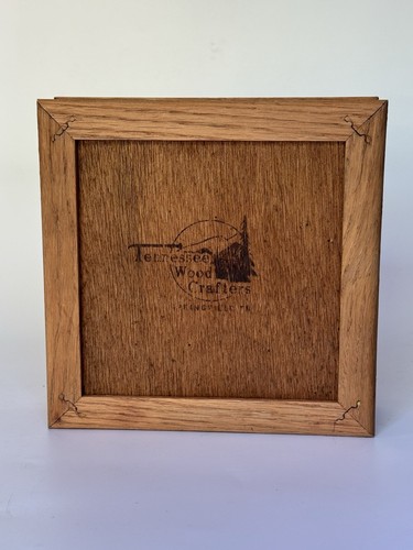 VIntage Tennessee Wood Crafters Quilted Oak Trinket Box 70s-80s Red Heart - Picture 3 of 7
