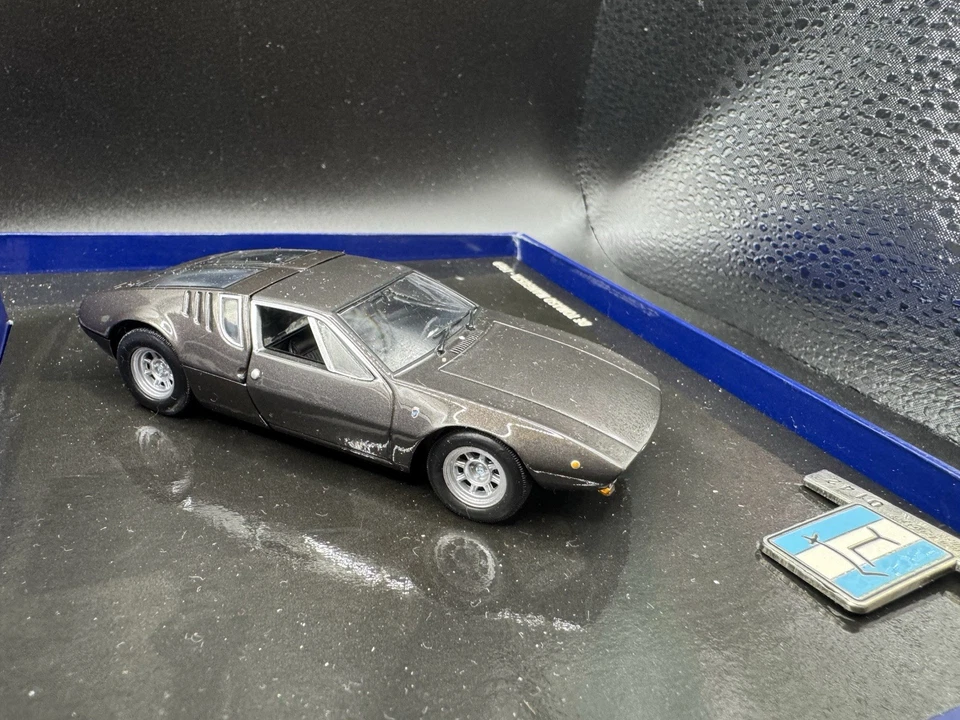 De Tomaso Mangusta antracite  Minichamps scala 1/43, prima serie rare in box  - Immagine 3 di 4