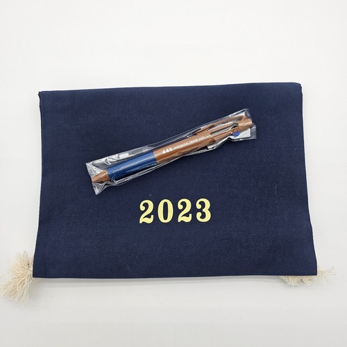 Hobonichi Techo 2023 Store Exclusives - Jet stream 3-color Pen and Dark Navy Bag - Picture 3 of 9