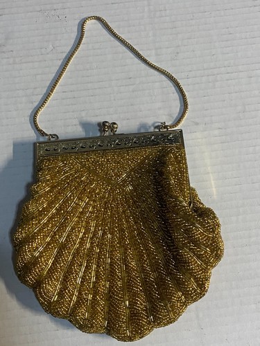 Vintage Gold Tone Clam Shell Metal Clutch W Gold Chain Made Hong Kong* - Picture 2 of 6