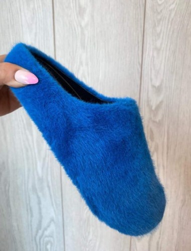 Damen-Sandalen kurz Plüsch Kunstfell flauschig Slipper geschlossene Zehe Clog schillernd pelzig - 10 - Bild 23 von 46