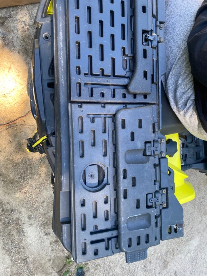 18 NISSAN TITAN XD PLATINUM RESERVE CREW CAB REAR UNDER SEAT STORAGE BIN - Image 3 of 4