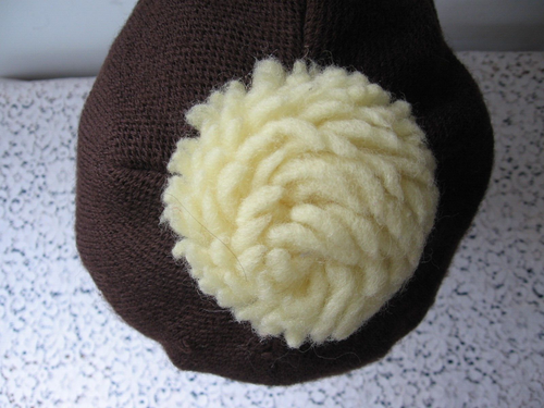VINTAGE  BROWN/YELLOW WOOL KNIT  GOLF CAP WITH GOLF CLUB & FLAG LOGO - POMPOM - Picture 5 of 6