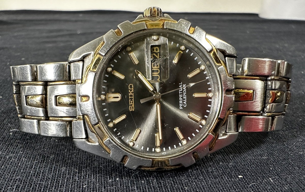 Vintage Men's Seiko 2 Tone Perpetual Calendar Watch Needs