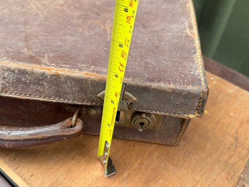 VINTAGE ANTIQUE LEATHER SMALL SUITCASE CARRY CASE BRIEFCASE - Picture 11 of 11