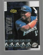 2000 UD Ionix Tony Gwynn #37 Padres