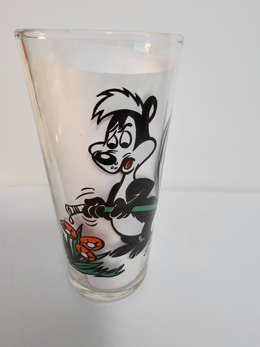 Vintage Pepsi Collector Series Daffy Duck & Pepe La Pew Glass 1976 - Picture 4 of 6