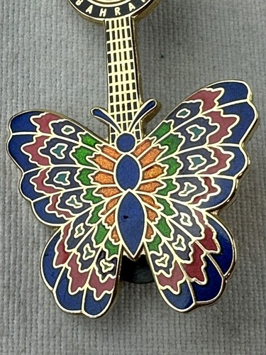 Hard Rock Cafe pin Bahrain Hippie Butterfly Guitar series 2010 LE - Picture 2 of 6