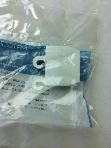 OEM ELECTROLUX Frigidaire 3206166 Refrigerator End Cap Support - Picture 3 of 3