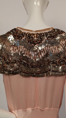 ELEGANT 1930’S MULTI COLOR GOLD SEQUIN EVENING CAPELET FOR DRESS - Picture 5 of 6