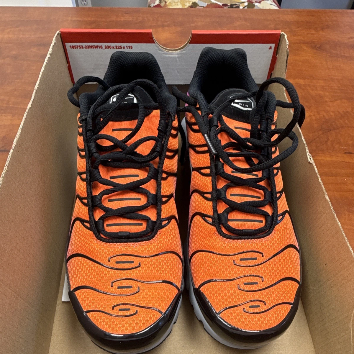 Preços baixos em Nike Air Max Plus Black Orange | eBay