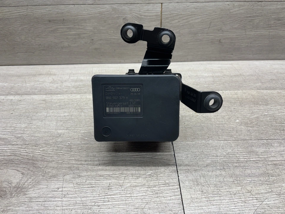 Módulo de bomba de freno ABS 2003-2006 OEM AUDI TT 1.8 | 8N0 907 379 J Foto 2 de 4