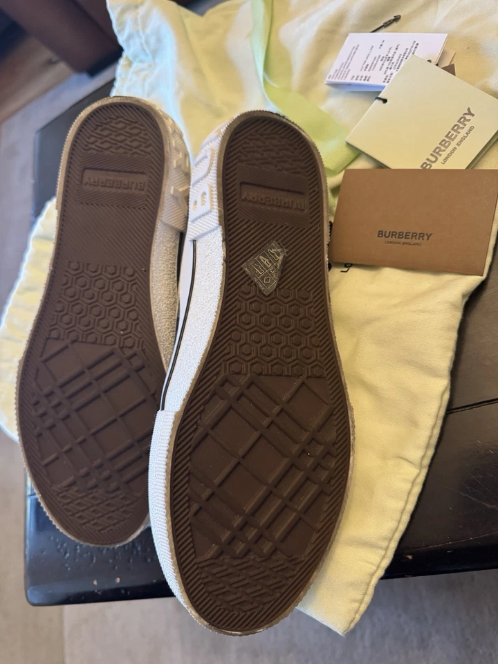Burberry Sneakers Check Women Size US 9 - Imagem 4 de 4