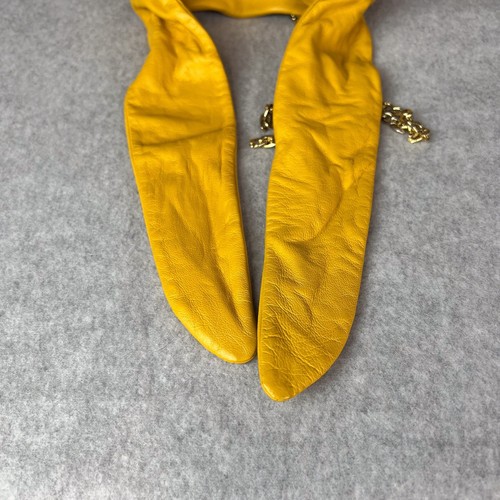 Mini bolso con lazo de cuero amarillo Cuyana cadena dorada desmontable - Imagen 8 de 11